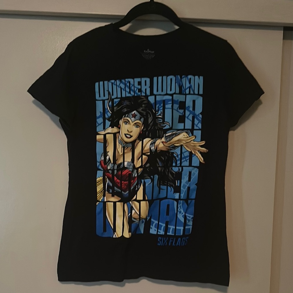 Wonder Woman Graphic Tee - Black